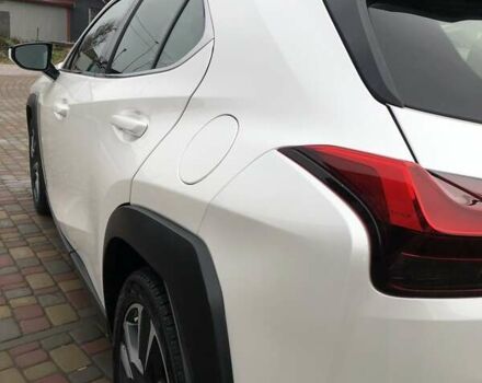 Белый Лексус UX, объемом двигателя 1.99 л и пробегом 79 тыс. км за 25500 $, фото 8 на Automoto.ua