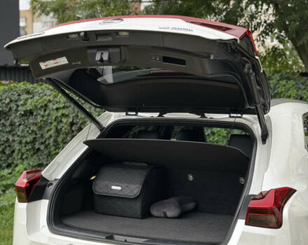 Белый Лексус UX, объемом двигателя 1.99 л и пробегом 61 тыс. км за 33000 $, фото 17 на Automoto.ua