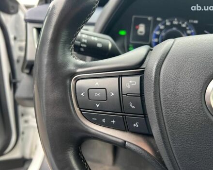 Белый Лексус UX, объемом двигателя 2 л и пробегом 86 тыс. км за 23390 $, фото 25 на Automoto.ua