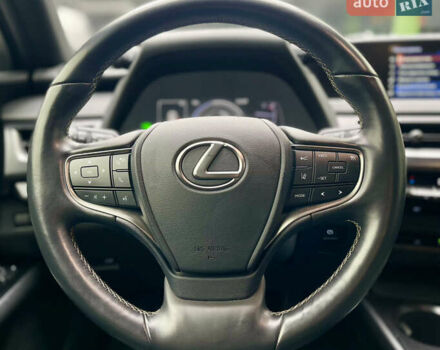 Белый Лексус UX, объемом двигателя 1.99 л и пробегом 46 тыс. км за 35500 $, фото 26 на Automoto.ua