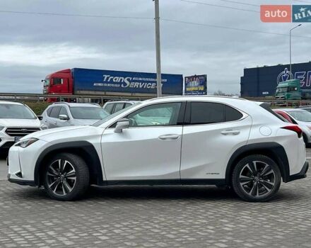 Белый Лексус UX, объемом двигателя 2 л и пробегом 86 тыс. км за 23390 $, фото 2 на Automoto.ua