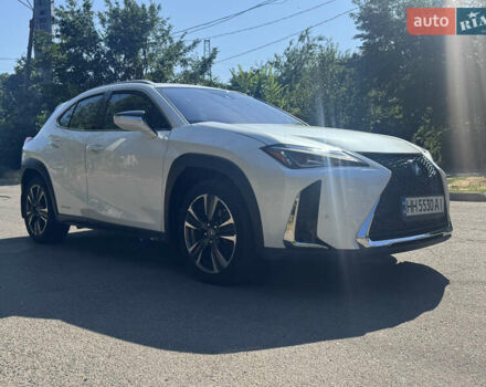 Білий Лексус UX, об'ємом двигуна 1.99 л та пробігом 41 тис. км за 28600 $, фото 3 на Automoto.ua