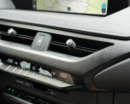 Белый Лексус UX, объемом двигателя 1.99 л и пробегом 61 тыс. км за 31800 $, фото 14 на Automoto.ua