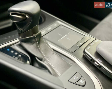 Белый Лексус UX, объемом двигателя 1.99 л и пробегом 46 тыс. км за 35500 $, фото 43 на Automoto.ua