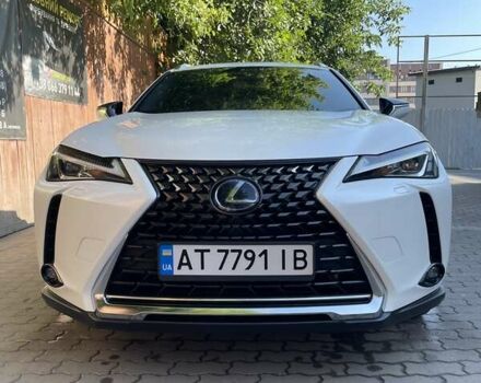 Білий Лексус UX, об'ємом двигуна 1.99 л та пробігом 213 тис. км за 27000 $, фото 3 на Automoto.ua
