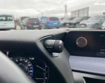 Белый Лексус UX, объемом двигателя 2 л и пробегом 86 тыс. км за 23390 $, фото 22 на Automoto.ua