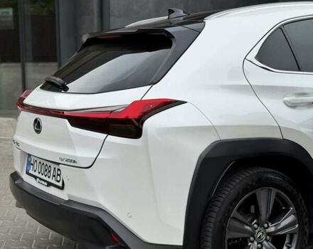 Лексус UX 2019 у Тернополі на Automoto.ua Білий Лексус UX, об'ємом двигуна 2 л та пробігом 61 тис. км за 33099 $, фото 7 на Automoto.ua