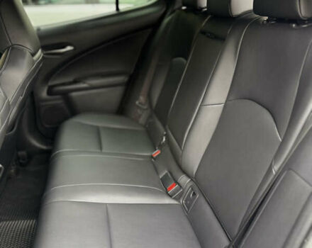 Лексус UX 2019 у Тернополі на Automoto.ua Білий Лексус UX, об'ємом двигуна 2 л та пробігом 61 тис. км за 33099 $, фото 20 на Automoto.ua