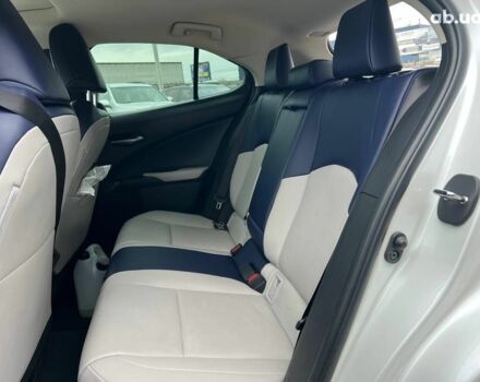 Белый Лексус UX, объемом двигателя 2 л и пробегом 86 тыс. км за 23390 $, фото 42 на Automoto.ua