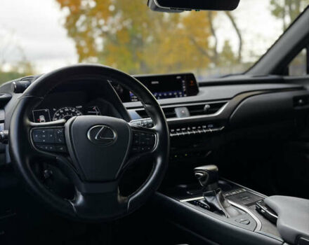 Белый Лексус UX, объемом двигателя 1.99 л и пробегом 60 тыс. км за 33400 $, фото 5 на Automoto.ua