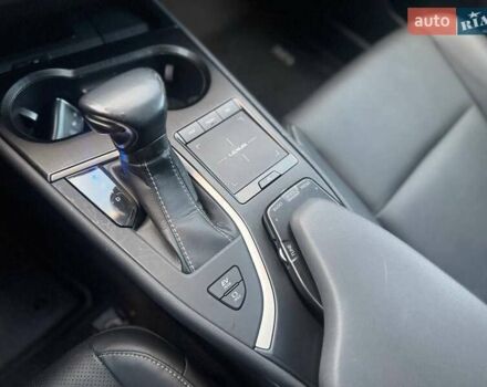 Білий Лексус UX, об'ємом двигуна 2 л та пробігом 45 тис. км за 28000 $, фото 12 на Automoto.ua