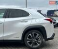 Белый Лексус UX, объемом двигателя 2 л и пробегом 86 тыс. км за 23390 $, фото 3 на Automoto.ua