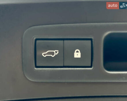 Белый Лексус UX, объемом двигателя 1.99 л и пробегом 46 тыс. км за 35500 $, фото 15 на Automoto.ua