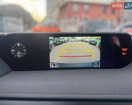 Білий Лексус UX, об'ємом двигуна 2 л та пробігом 45 тис. км за 28000 $, фото 28 на Automoto.ua