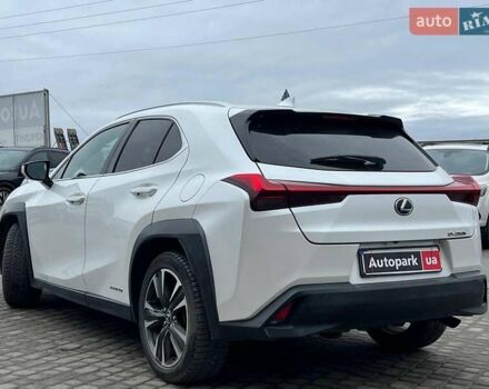 Белый Лексус UX, объемом двигателя 2 л и пробегом 86 тыс. км за 23390 $, фото 4 на Automoto.ua