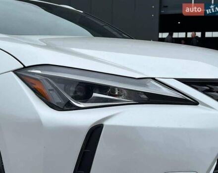 Белый Лексус UX, объемом двигателя 2 л и пробегом 86 тыс. км за 23390 $, фото 11 на Automoto.ua