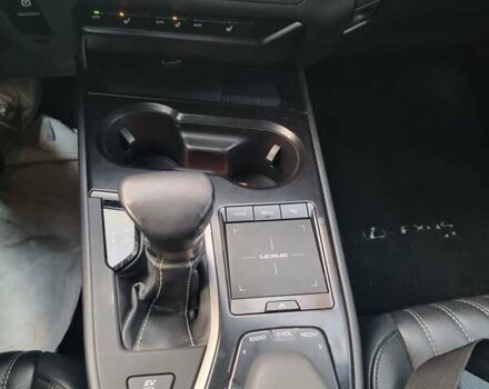 Білий Лексус UX, об'ємом двигуна 1.99 л та пробігом 49 тис. км за 28500 $, фото 13 на Automoto.ua