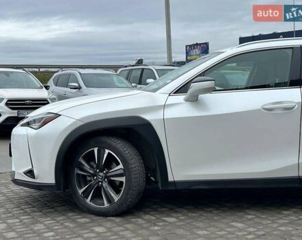 Белый Лексус UX, объемом двигателя 2 л и пробегом 86 тыс. км за 23390 $, фото 1 на Automoto.ua