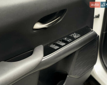 Белый Лексус UX, объемом двигателя 1.99 л и пробегом 46 тыс. км за 35500 $, фото 18 на Automoto.ua