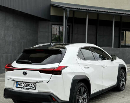 Лексус UX 2019 у Тернополі на Automoto.ua Білий Лексус UX, об'ємом двигуна 2 л та пробігом 61 тис. км за 33099 $, фото 3 на Automoto.ua