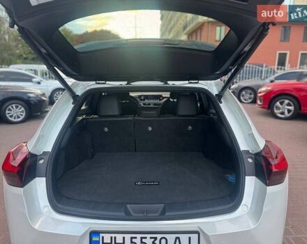 Белый Лексус UX, объемом двигателя 2 л и пробегом 45 тыс. км за 28000 $, фото 9 на Automoto.ua