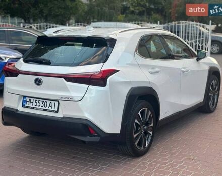 Белый Лексус UX, объемом двигателя 2 л и пробегом 45 тыс. км за 28000 $, фото 8 на Automoto.ua