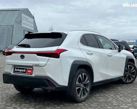 Белый Лексус UX, объемом двигателя 2 л и пробегом 86 тыс. км за 23390 $, фото 6 на Automoto.ua