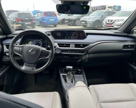 Белый Лексус UX, объемом двигателя 2 л и пробегом 86 тыс. км за 23390 $, фото 43 на Automoto.ua