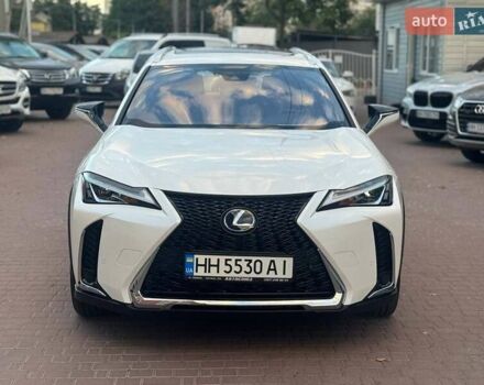 Белый Лексус UX, объемом двигателя 2 л и пробегом 45 тыс. км за 28000 $, фото 6 на Automoto.ua