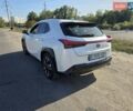 Білий Лексус UX, об'ємом двигуна 2 л та пробігом 72 тис. км за 27000 $, фото 2 на Automoto.ua