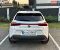 Белый Лексус UX, объемом двигателя 1.99 л и пробегом 60 тыс. км за 28400 $, фото 6 на Automoto.ua