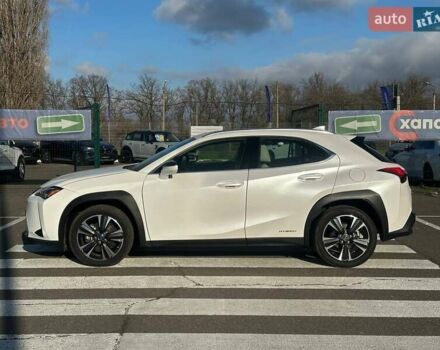 Белый Лексус UX, объемом двигателя 1.99 л и пробегом 14 тыс. км за 32000 $, фото 8 на Automoto.ua