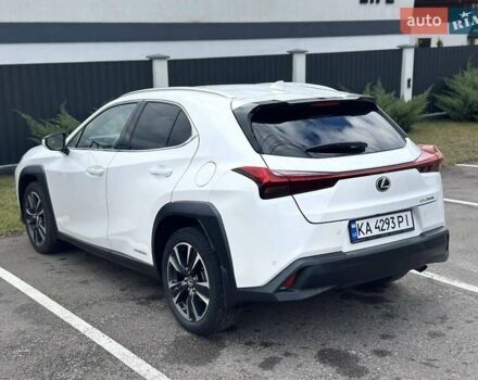 Лексус UX 2020 в Киеве на Automoto.ua Белый Лексус UX, объемом двигателя 1.99 л и пробегом 61 тыс. км за 27400 $, фото 5 на Automoto.ua