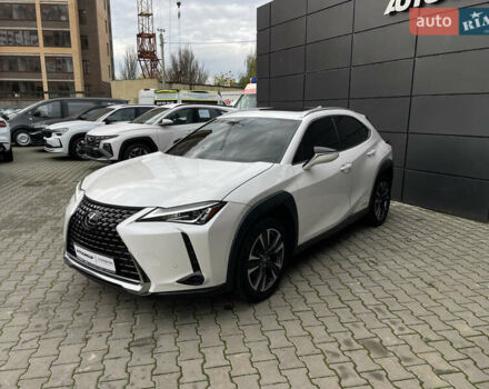 Белый Лексус UX, объемом двигателя 1.99 л и пробегом 70 тыс. км за 31000 $, фото 4 на Automoto.ua
