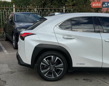 Білий Лексус UX, об'ємом двигуна 2 л та пробігом 70 тис. км за 25940 $, фото 7 на Automoto.ua