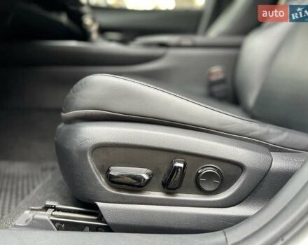 Белый Лексус UX, объемом двигателя 1.97 л и пробегом 87 тыс. км за 26000 $, фото 8 на Automoto.ua