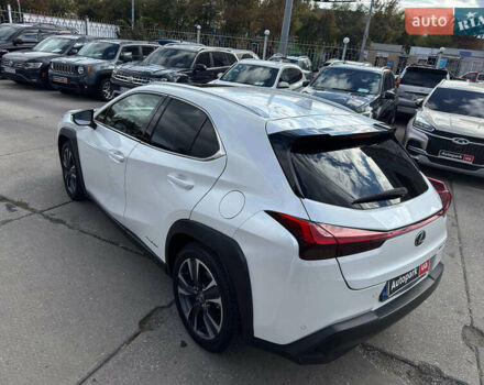 Білий Лексус UX, об'ємом двигуна 2 л та пробігом 70 тис. км за 25940 $, фото 2 на Automoto.ua