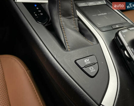 Белый Лексус UX, объемом двигателя 1.99 л и пробегом 70 тыс. км за 31000 $, фото 18 на Automoto.ua