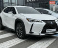 Белый Лексус UX, объемом двигателя 2 л и пробегом 70 тыс. км за 28700 $, фото 3 на Automoto.ua