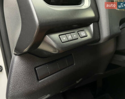 Белый Лексус UX, объемом двигателя 1.99 л и пробегом 70 тыс. км за 31000 $, фото 12 на Automoto.ua