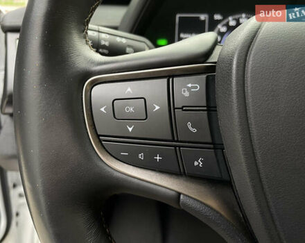 Белый Лексус UX, объемом двигателя 1.99 л и пробегом 70 тыс. км за 31000 $, фото 13 на Automoto.ua