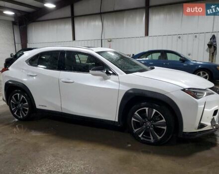 Білий Лексус UX, об'ємом двигуна 1.99 л та пробігом 90 тис. км за 8000 $, фото 4 на Automoto.ua