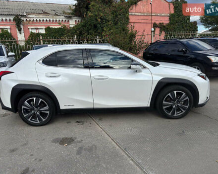 Білий Лексус UX, об'ємом двигуна 2 л та пробігом 70 тис. км за 25940 $, фото 8 на Automoto.ua