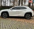 Белый Лексус UX, объемом двигателя 1.97 л и пробегом 87 тыс. км за 26000 $, фото 4 на Automoto.ua