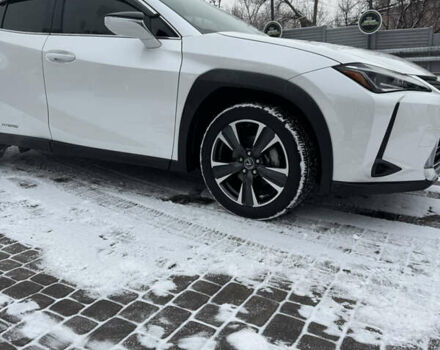 Білий Лексус UX, об'ємом двигуна 1.99 л та пробігом 86 тис. км за 23400 $, фото 5 на Automoto.ua