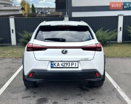 Лексус UX 2020 в Киеве на Automoto.ua Белый Лексус UX, объемом двигателя 1.99 л и пробегом 61 тыс. км за 27400 $, фото 6 на Automoto.ua