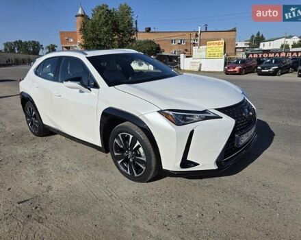 Білий Лексус UX, об'ємом двигуна 2 л та пробігом 72 тис. км за 27000 $, фото 5 на Automoto.ua