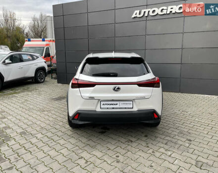 Белый Лексус UX, объемом двигателя 1.99 л и пробегом 70 тыс. км за 31000 $, фото 24 на Automoto.ua