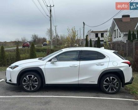 Лексус UX 2020 в Киеве на Automoto.ua Белый Лексус UX, объемом двигателя 1.99 л и пробегом 61 тыс. км за 27400 $, фото 8 на Automoto.ua