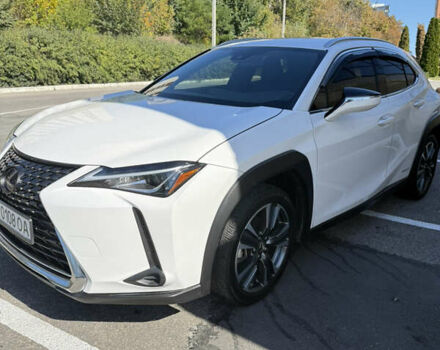 Білий Лексус UX, об'ємом двигуна 1.99 л та пробігом 86 тис. км за 23400 $, фото 7 на Automoto.ua